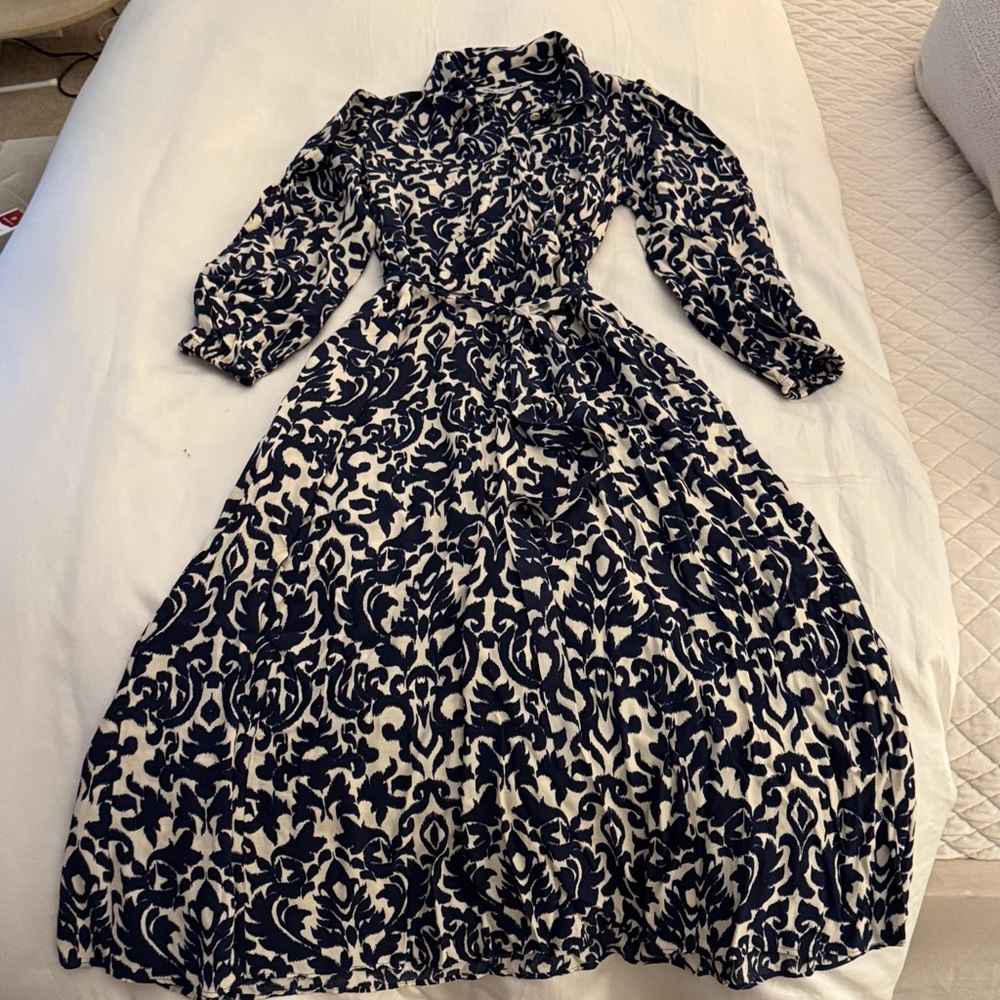 Zara Navy and Cream Long Sleeve Dress